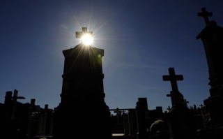 ΙΚΑ: Στέλνουν ραβασάκια πληρωμής σε νεκρούς!