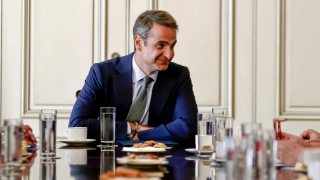 Μητσοτάκης στη Figaro: Στο 24% η φορολογία επιχειρήσεων