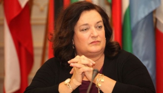 M.Γιαννάκου : Αν συμφωνούν οι υποψήφιοι, θα βοηθήσω ως μεταβατική