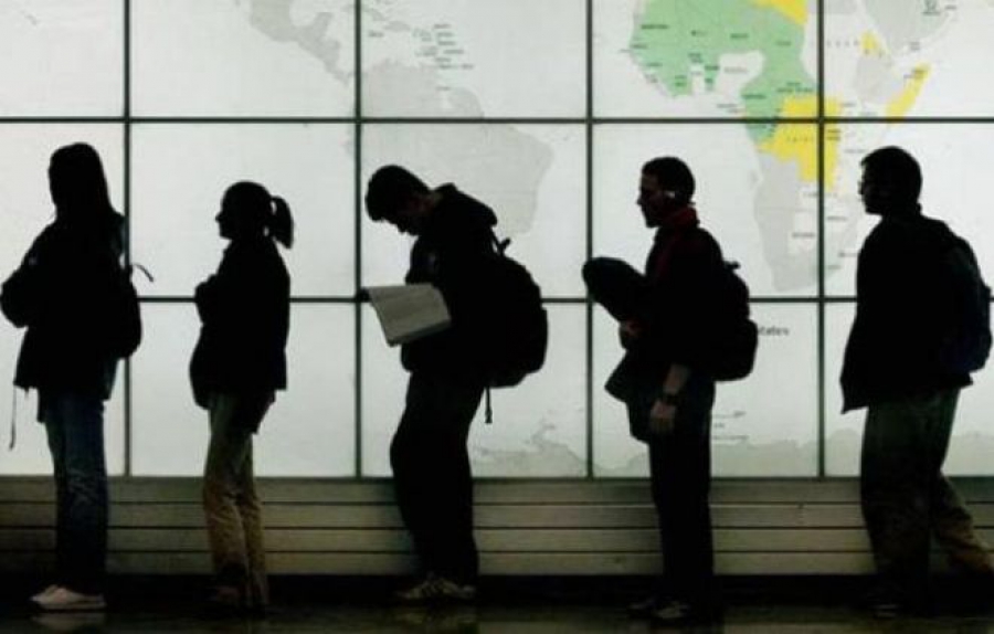 Η αλήθεια που πονάει: Νο1 εξαγώγιμο προϊόν της Ελλάδας οι νέοι της