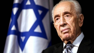 Γιατί ο Σιμόν Πέρες - που «έφυγε» σήμερα- τραγουδούσε στα ελληνικά;