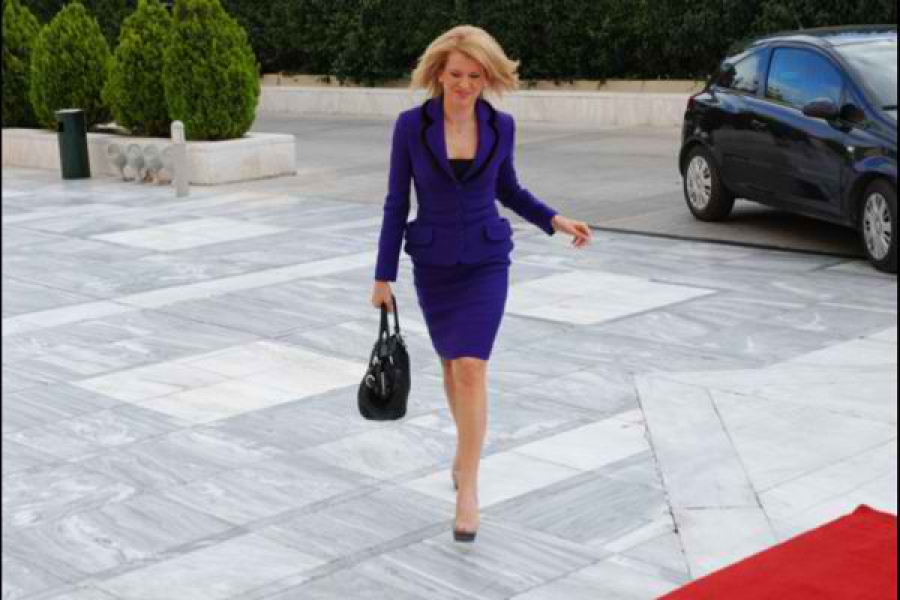 Aρθρο του Βικέντιου Μαλαματένιου: Κύριε.. η εν πολλές αμαρτίες… «μετανοούσα;;;» γυνή!