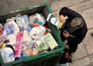 Σοκάρουν τα νέα στοιχεία: 900.000 νέοι φτωχοί σε μία πενταετία