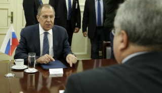 Η Μόσχα απελαύνει δύο Έλληνες διπλωμάτες και απαγορεύει την είσοδο σε συνεργάτη του Κοτζιά