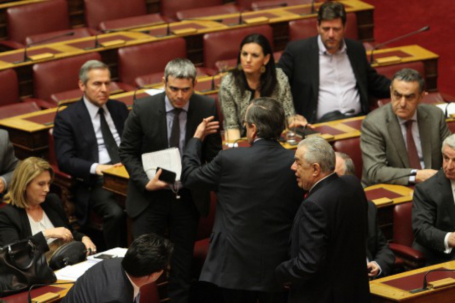 Κράξτε ή θαυμάστε! - Όλοι οι διάλογοι στην επεισοδιακή συνεδρίαση της Βουλής με πρωταγωνιστές την Ζωή Κωνσταντοπούλου και τον Αντώνη Σαμαρά