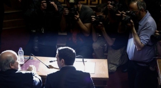 Σφοδρή επίθεση των Financial Times και της Wall Street Journal εναντίον της κυβέρνησης με "φόντο" ΔΝΤ και προσφυγικό