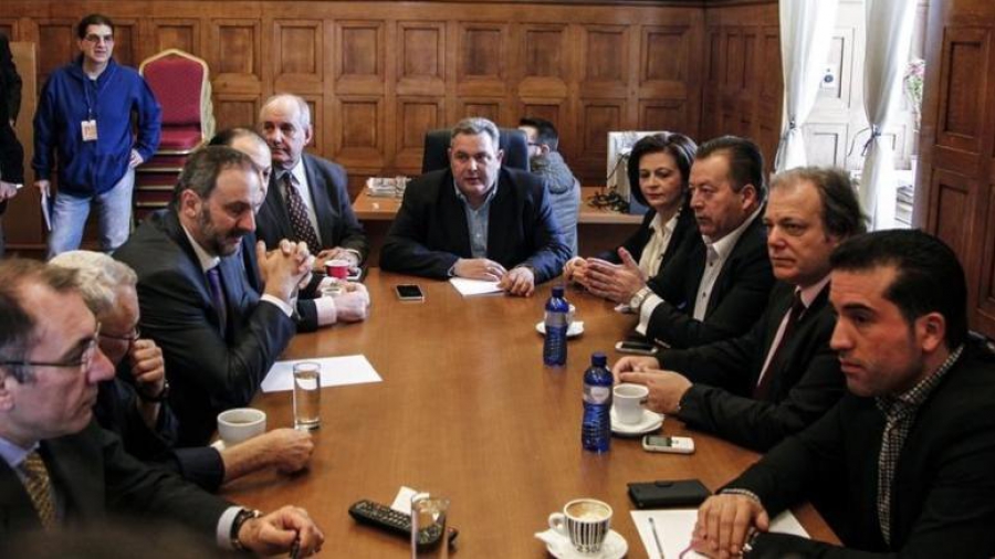 Μύλος στους ΑΝΕΛ με την αποπομπή Κουίκ και τη στάση Καμμένου