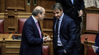 Ο Μητσοτάκης καλεί τους αρχηγούς για την ψήφο των ομογενών