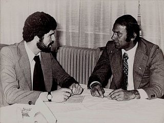 O Nτίνος Καραμητρούσης στον Hellas FM για το ντέρμπι, το τηλεφώνημα Μίτσελ και το πόρισμα του Εισαγγελέα