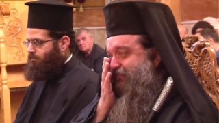 Μητροπολίτης Χίου: Ξέσπασε σε κλάματα με το &quot;Μακεδονία Ξακουστή&quot; (ΒΙΝΤΕΟ)