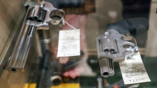 150 επικεφαλής επιχειρήσεων ζητούν αυστηρότερους κανόνες για την οπλοκατοχή