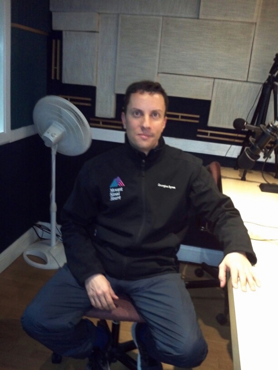 O Δρ Σύρος στον Hellas FM