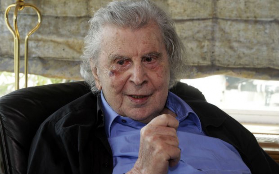 Συγκλονιστικός Μίκης Θεοδωράκης: «Σας αποχαιρετώ, δυστυχώς δε μπορώ να σας καλέσω στην κηδεία…»