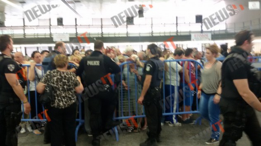 Θεσσαλονίκη: Λιποθυμίες και ένταση σε διανομή τροφίμων - Εξευτέλισαν άτομα με αναπηρία - Εικόνες που προκαλούν οργή και προβληματισμό!