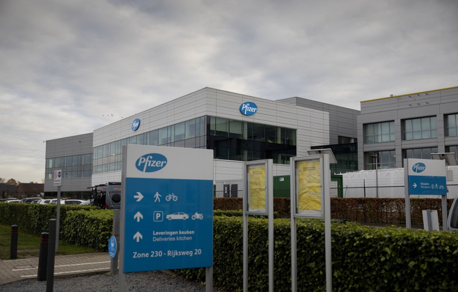 Ραγδαίες εξελίξεις για το εμβόλιο: Κατατέθηκε η αίτηση άδειας από τις Pfizer και BioNTech