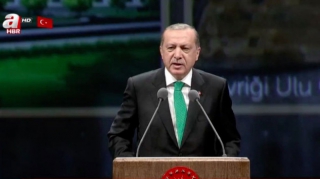 Ερντογάν σε Ολλανδία: Μη μας κάνετε μαθήματα ηθικής, έχετε αίμα στα χέρια σας από τη σφαγή της Σρεμπρένιτσα - Μέρκελ, είσαι αναξιοπρεπής!