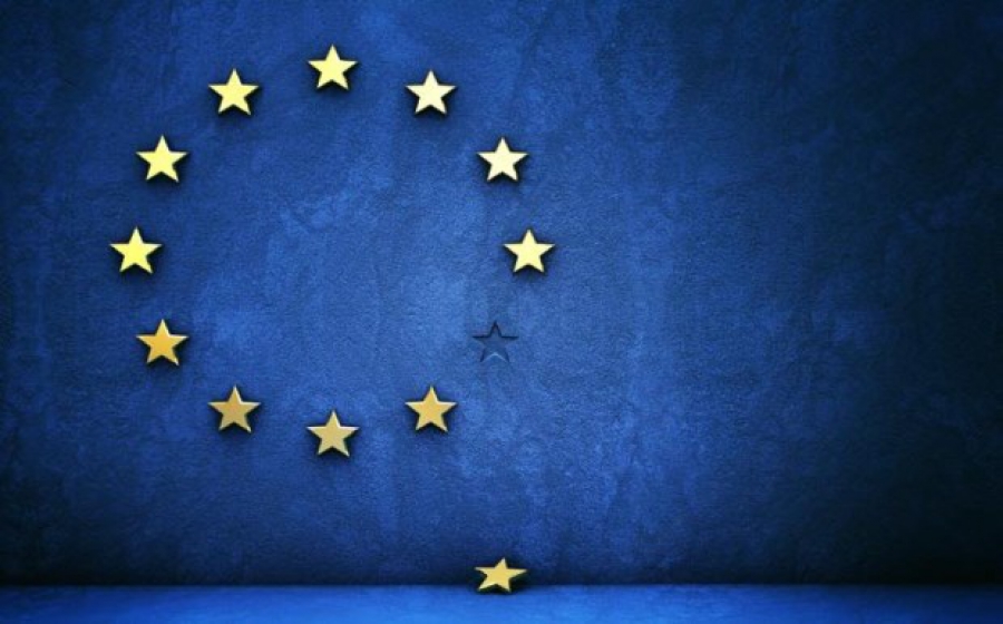 Πρεσβευτής ΗΠΑ: Υπάρχει σοβαρός λόγος να φύγει η Ελλάδα από το ευρώ