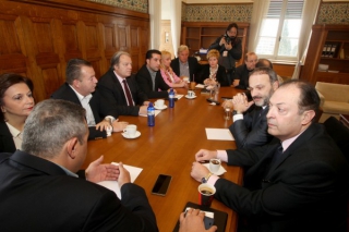 Ο Καμμένος άφησε τ' όπλο του - Επιμένει για παραίτηση Μουζάλα αλλά από βδομάδα...