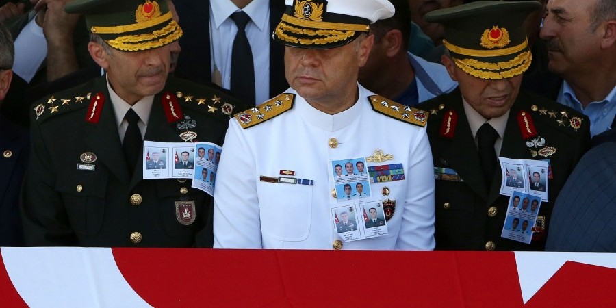 Στημένο το πραξικόπημα ή όχι; Στημένο το πραξικόπημα ή όχι;