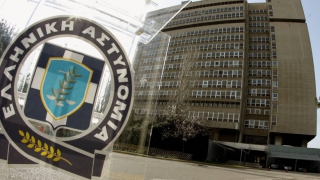 Μέλη του Ρουβίκωνα επιχείρησαν να εισβάλουν στο υπουργείο Προστασίας του Πολίτη